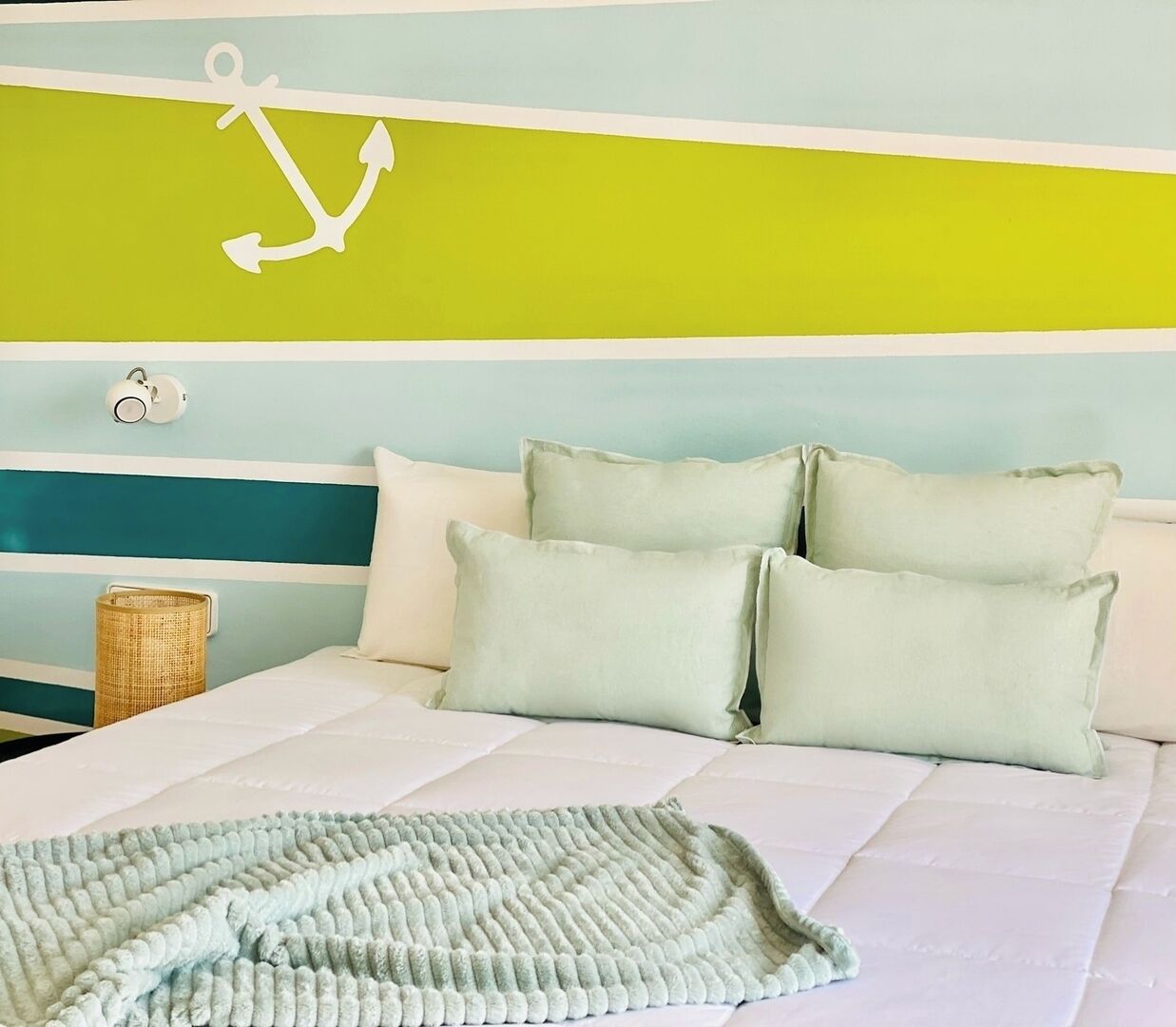 1 habitación, tabla de planchar con plancha, wifi y ropa de cama 