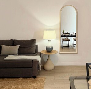 Unclassified image, 4 of 14, button