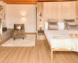 Unclassified image, 3 of 30, button