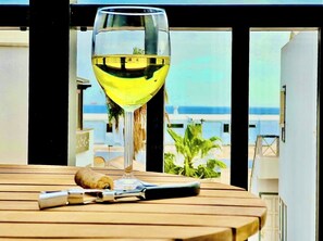 Unclassified image, 3 of 29, button