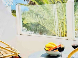 Outdoor dining - Canaryislandshost l Mar Lanzarote (Puerto del Carmen)