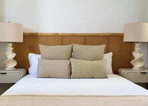 Unclassified image, 5 of 16, button