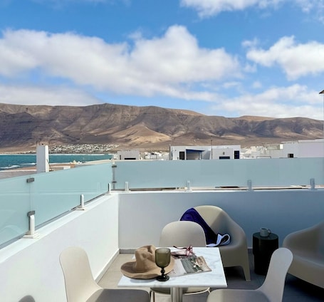屋外ダイニングエリア. Canaryislandshost l Orilla III