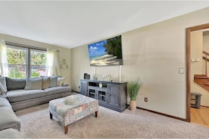 Smart TV, fireplace