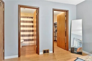 4 bedrooms, iron/ironing board, travel crib, free WiFi