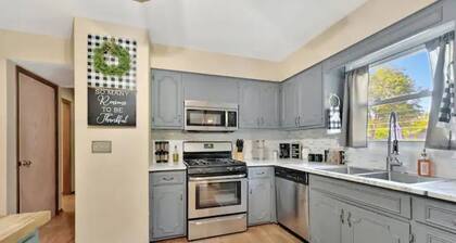 Pet Friendly Home That Offers High Speed Internet