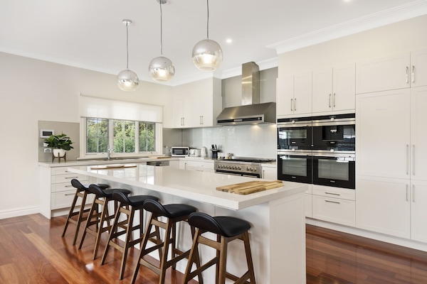 Refrigerador, microondas, horno, lavavajillas