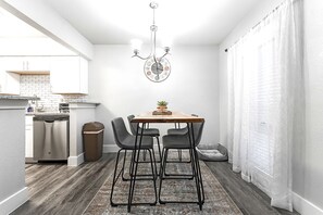 Dining - Best of Arlington | Across from AT&T and Six Flags (Arlington)