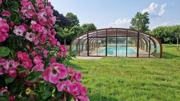 Piscina coperta, piscina all'aperto