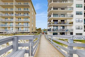 Exterior - Beachfront fifth-floor condo with Gulf views, W/D, outdoor pool, & grill access (Fort Walton Beach)