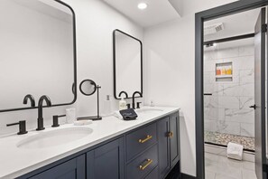 Condo (Snowmass Modern 3 bedroom w/ Hot Tub ) | Bathroom | Hair dryer, towels, soap, shampoo - Snowmass Modern 3 Bedroom w/ Hot Tub 251 (Snowmass Village)
