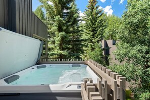 Condo (Snowmass Modern 3 bedroom w/ Hot Tub ) | Terrace/patio