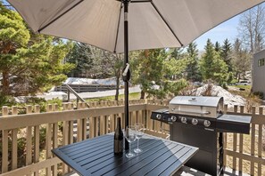 Condo (Snowmass Modern 3 bedroom w/ Hot Tub ) | Terrace/patio