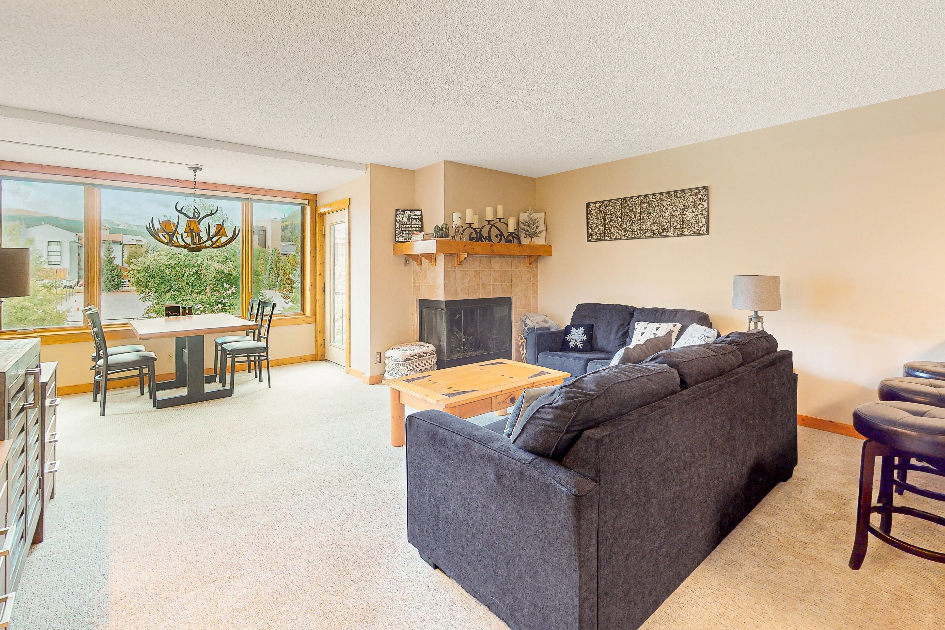 Slope-side, six-person condo with  fireplace - steps to Center Village & trails