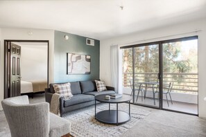 Fernseher, Stereoanlage