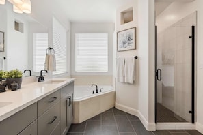 House, 4 Bedrooms | Bathroom | Towels, shampoo