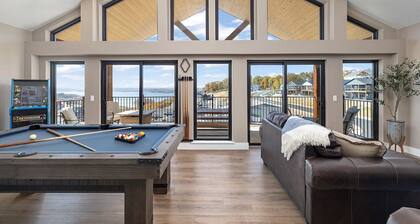 AMAZING Lakeview, Private Putting Green, Hot Tub, Pools, Pool Table, Pickleball