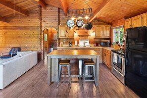 KĂŒhlschrank, Mikrowelle, Ofen, Herdplatte