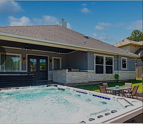 Extra Large Luxury Lakeside Swim Spa Dream Getaway