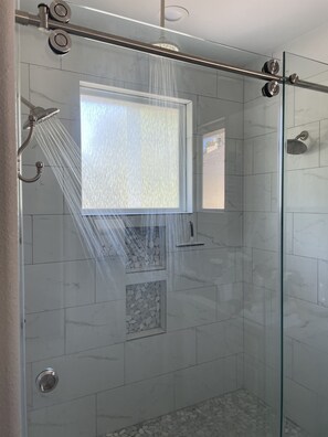 Ensemble douche/baignoire, baignoire à jets