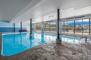 室内游泳池