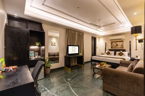 Down duvets, minibar, desk, free WiFi - Foxoso Hotel Delhi (New Delhi)