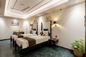 1 bedroom, down comforters, minibar, desk
