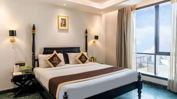 Premium Double Room | Down duvets, minibar, desk, free WiFi