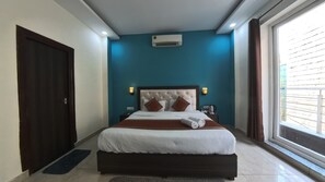 Bureau, espace de travail pour ordinateur portable