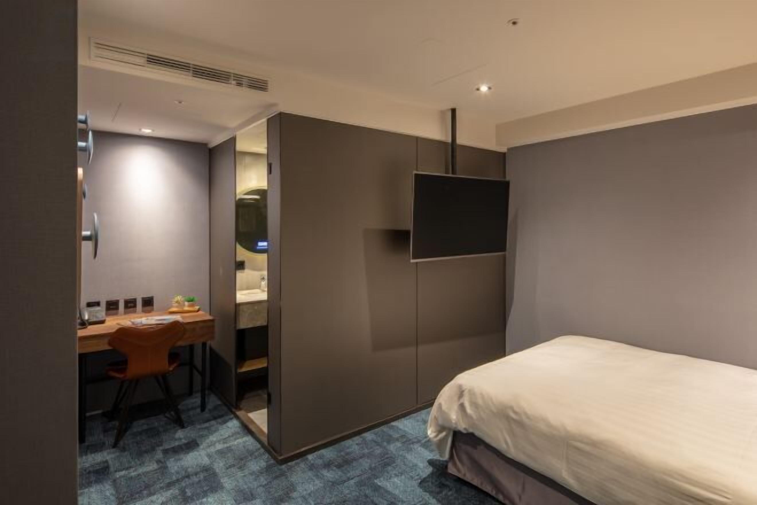 迷你吧、房內夾萬、手提電腦工作空間、隔音