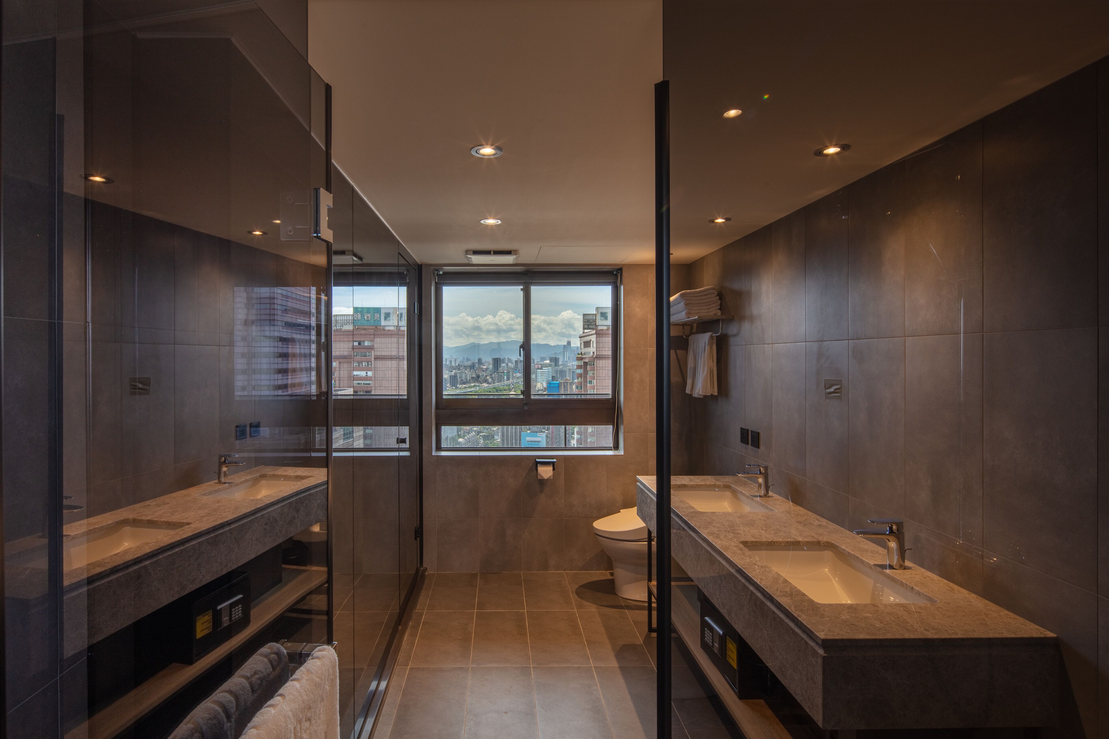 Foto - Roaders Plus Hotel - Taipei Station