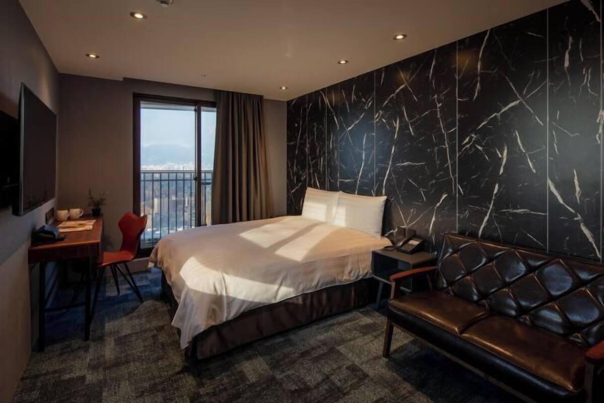 Minibar, in-room safe, laptop workspace, soundproofing