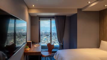 Phòng 2 giường đơn Premium | Minibar, két bảo mật tại phòng, khu vực làm việc phù hợp cho laptop