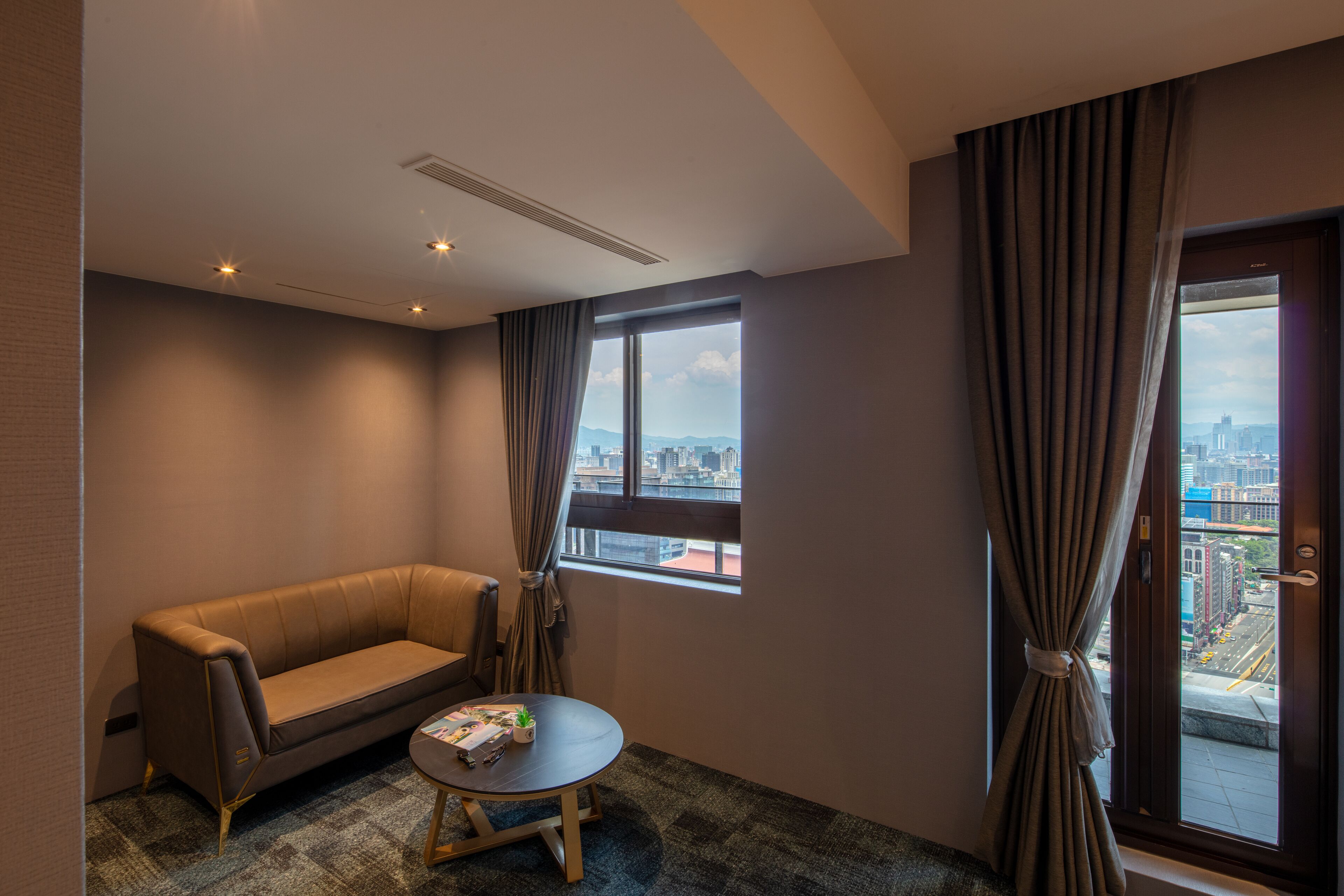 Foto - Roaders Plus Hotel - Taipei Station