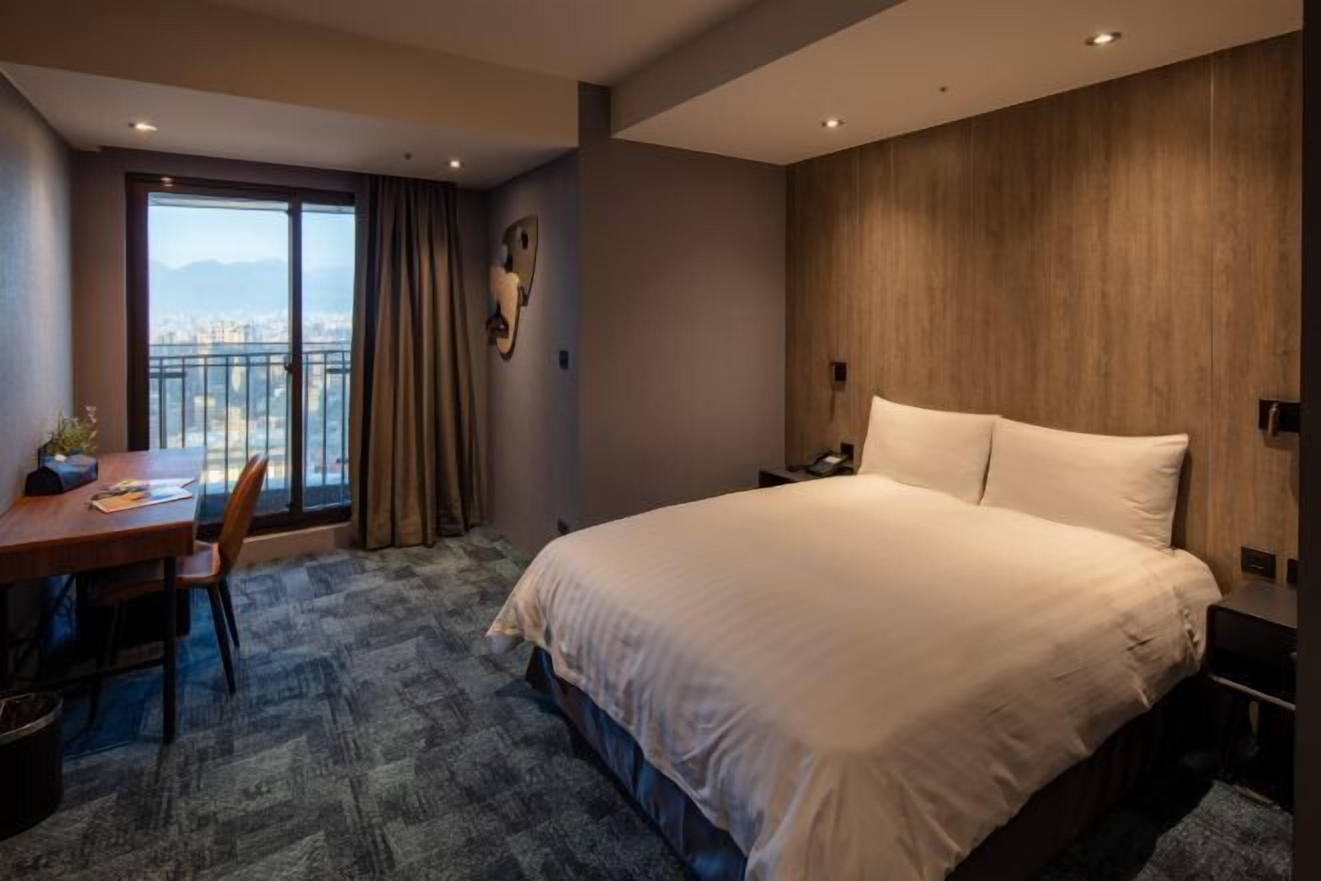 迷你吧、房內夾萬、手提電腦工作空間、隔音