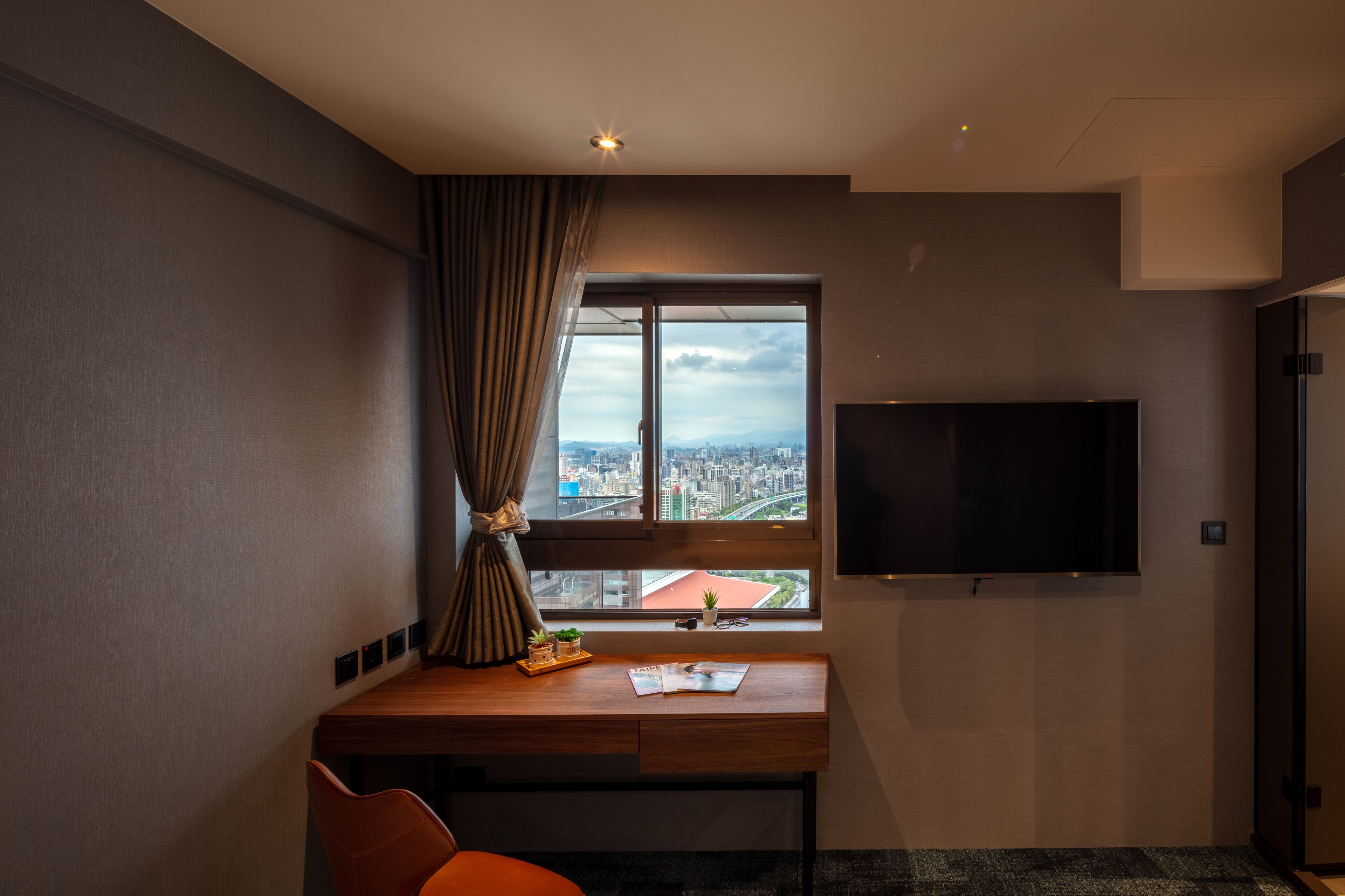 Foto - Roaders Plus Hotel - Taipei Station