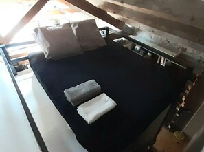 1 chambre, fer et planche à repasser, lit parapluie, Wi-Fi gratuit