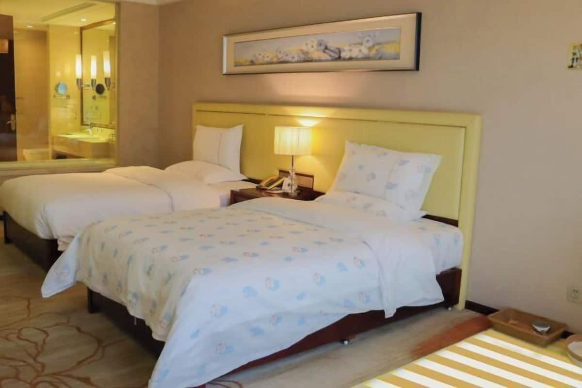 In-room safe, desk, iron/ironing board, free WiFi