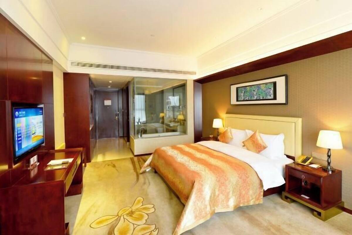 In-room safe, desk, iron/ironing board, WiFi (free)