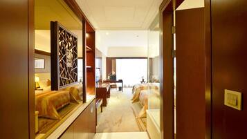 Business Single Room | In-room safe, desk, iron/ironing board, free WiFi