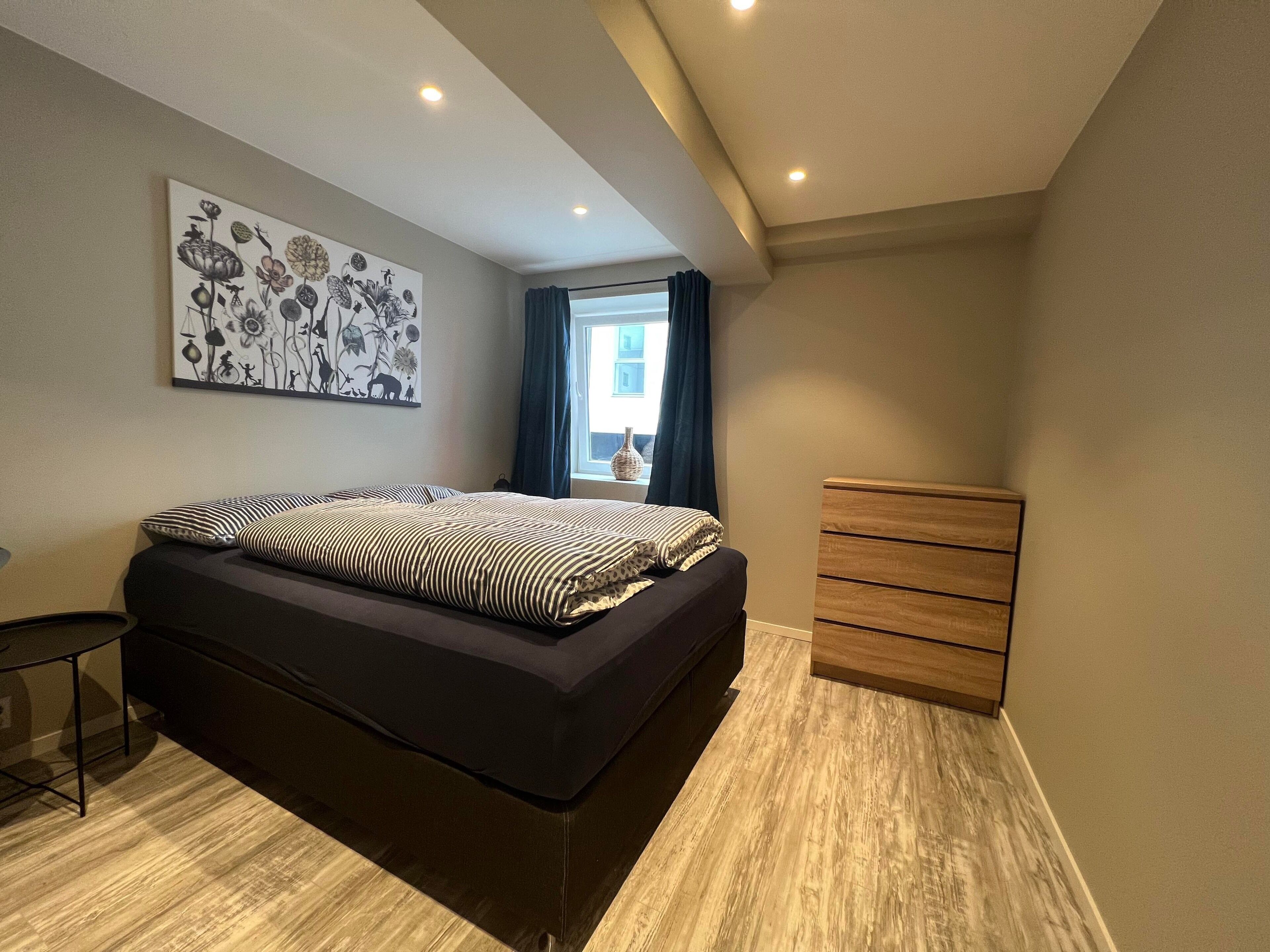 2 bedrooms, blackout curtains, soundproofing, free WiFi