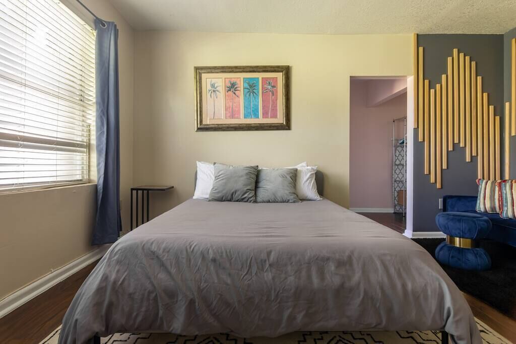 Iron/ironing board, free WiFi, bed sheets