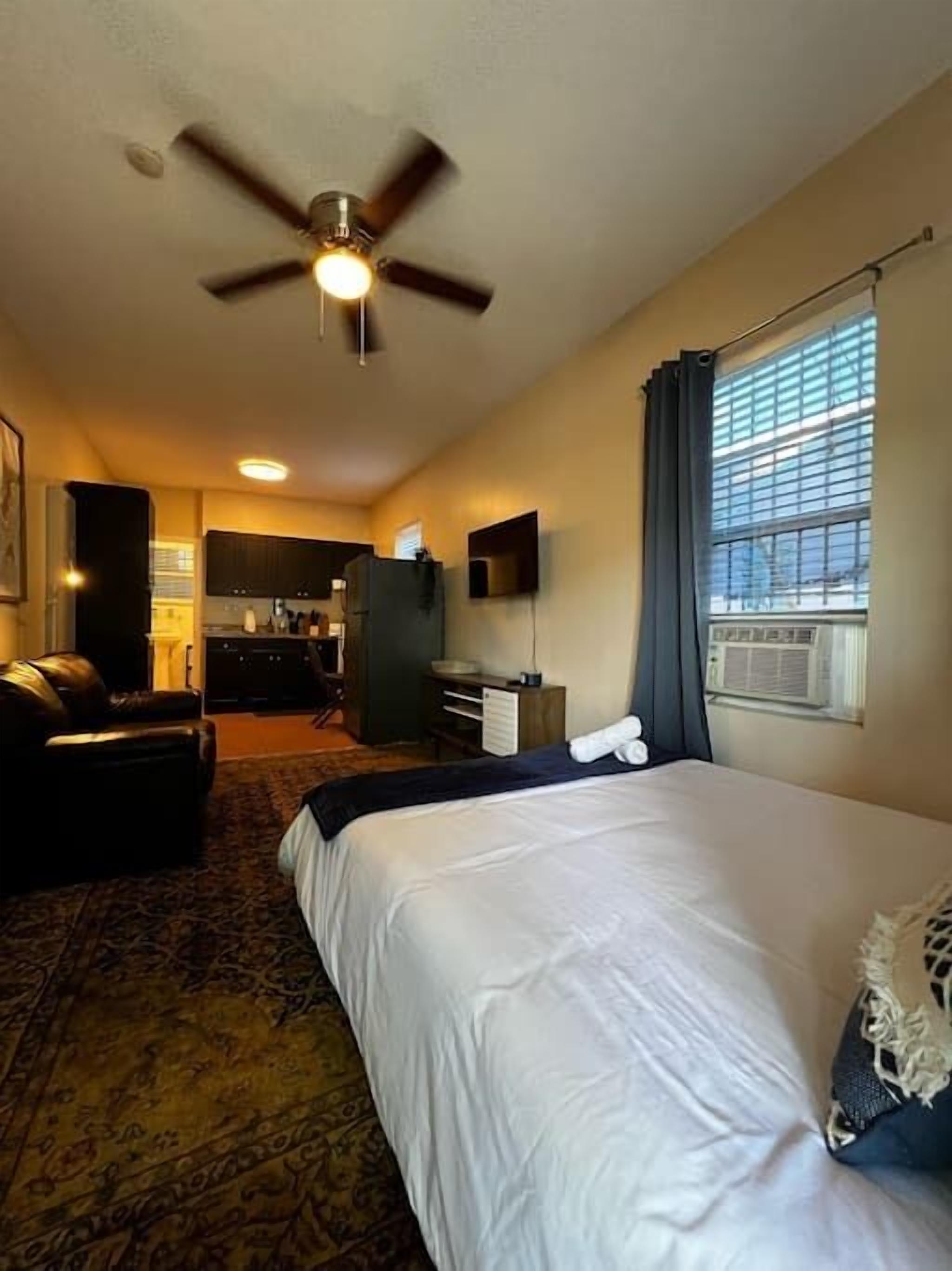 Cozy Studio near Wynwood Design district.