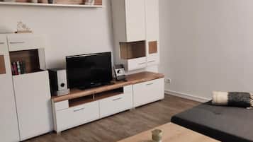 Televisor, llibres i estèreo