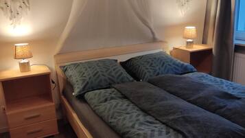 2 slaapkamers, een strijkplank/strijkijzer, gratis wifi, beddengoed