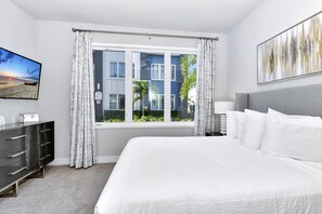 3 quartos, cofres nos quartos, ferros/tábuas de passar roupa