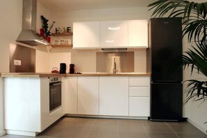 Kühlschrank, Ofen, Herdplatte, Geschirrspüler