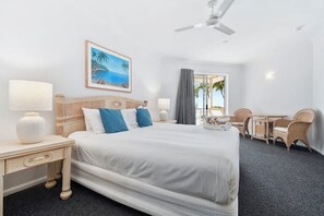 1 bedroom, iron/ironing board, free WiFi, bed sheets - Beachfront Spa Suite 301/2 in Alassio Resort Palm Cove (Palm Cove)