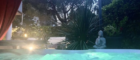Baignoire à remous extérieure