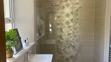 Shower, towels